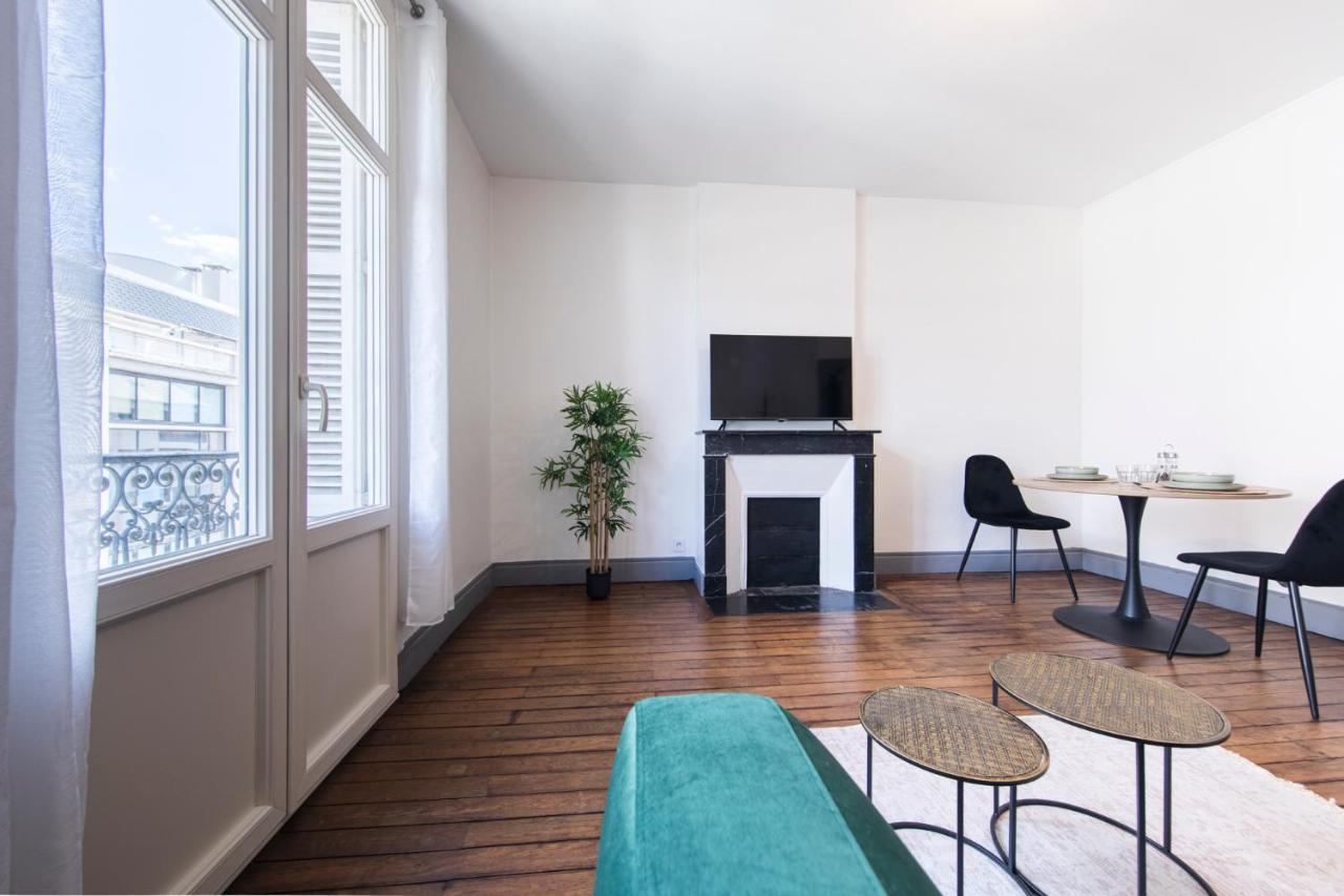 Appartement Avec Balcon A 250 M De La Gare, Hyper Centre 图尔 外观 照片